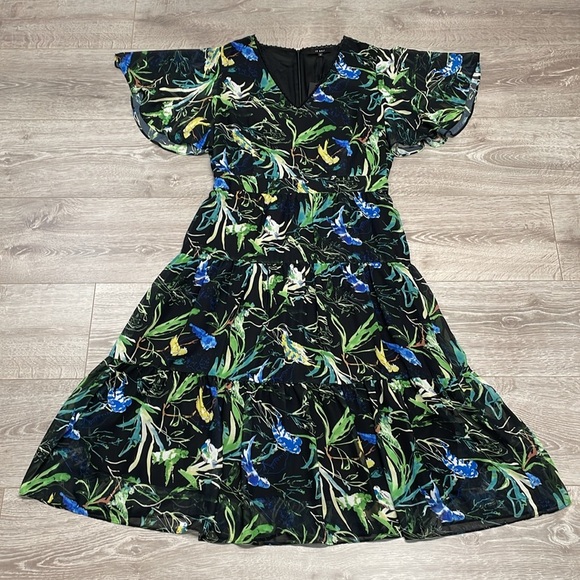 NWT Le Gali Black Floral Chiffon Flutter Bell Sleeve V-Neck Dress 12 - Picture 9 of 16